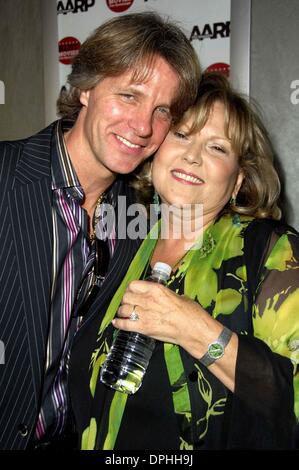 2. August 2006 - statt Hollywood, Kalifornien, USA - Brenda Vaccaro und ihr Ehemann Guy Hector während der Premiere des neuen Films vom Straßenrand Sehenswürdigkeiten BOYNTON BEACH CLUB, im Pacific Design Center Silver Screen Theater am 1. August 2006, in Los Angeles...  -K49184MGE(Credit Image: © Michael Germana/Globe Photos/ZUMAPRESS.com) Stockfoto