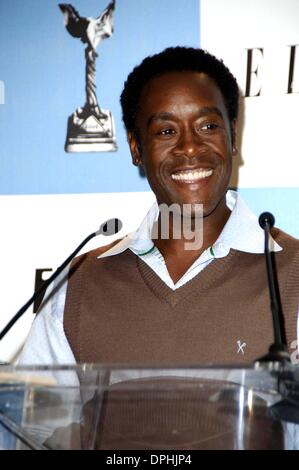 28. November 2006 - Hollywood, Kalifornien, USA - LOS ANGELES, CA 28. November 2006. Schauspieler Don Cheadle während der Bekanntgabe der Nominierungen für die 2007 FILM INDEPENDENT SPRIT AWARDS statt im Sofitel Los Angeles Hotel am 28. November 2006, in Los Angeles.  -2006.K50902MGE (Kredit-Bild: © Michael Germana/Globe Photos/ZUMAPRESS.com) Stockfoto