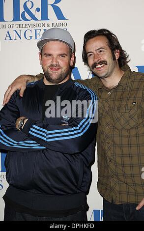 7. März 2006 - Hollywood, Kalifornien, USA - LOS ANGELES, CA 7. März 2006 (SSI) --. Darsteller: Ethan Suplee und Jason Lee posieren für Fotografen, während das Museum des Fernsehens & RadioÃ•s William S. Paley FestivalÃ•s Präsentation von MY NAME IS EARL, bei der Directors Guild Theater, am 7. März 2006, in Los Angeles statt.   / Super Star Images.K47171MG.MY NAME ist EARL PRESENTATIO Stockfoto