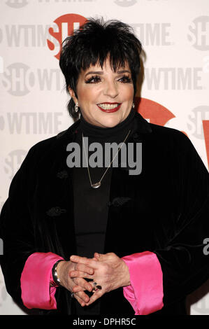 21. März 2006 - Hollywood, Kalifornien, USA - LOS ANGELES CA 21. März 2006 (SSI) --. Schauspielerin Liza Minnelli posiert für Fotografen, während der Premiere der restauriert und remastered 1972 Bob Fosse TV Konzert Veranstaltung LIZA mit A Z, im MGM Screening Room, am 21. März 2006, in Century City, Los Angeles statt.   / Superstar Images.K47278MG. (Kredit-Bild: © Michael Germana/Globe P Stockfoto