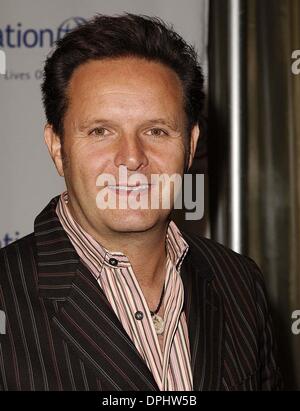 22. September 2006 - Hollywood, Kalifornien, USA - Mark Burnett während der 5. jährlichen Operation Smile Gala im Regent Beverly Wilshire Hotel am statt 21. September 2006, in Beverly Hills, Kalifornien...  -2006.K49961MGE (Kredit-Bild: © Michael Germana/Globe Photos/ZUMAPRESS.com) Stockfoto