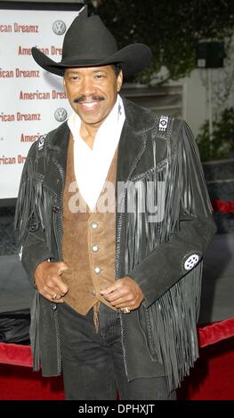 11. April 2006 - Hollywood, Kalifornien, US - K47512MG. AMERICAN DREAMZ - WELTPREMIERE - ARCLIGHT THEATER, HOLLYWOOD, KALIFORNIEN - 11.04.2006.  -Obba Babatunde(Credit Image: © Michael Germana/Globe Photos/ZUMAPRESS.com) Stockfoto