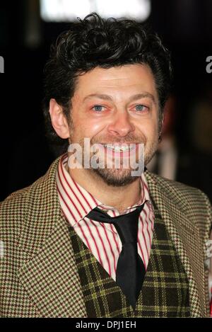 27. Dezember 2005 - Leicester Square, LONDON, ENGLAND - ANDY SERKIS. SCHAUSPIELER. KING KONG FILM PREMIER. ODEON LEICESTER SQUARE, LONDON, ENGLAND.09-Dez-05.LAP61511.CREDIT:-K46303 (Kredit-Bild: © Globe Photos/ZUMAPRESS.com) Stockfoto