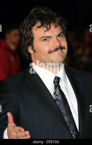 27. Dezember 2005 - Leicester Square, LONDON, ENGLAND - JACK BLACK. SCHAUSPIELER. KING KONG FILM PREMIER. ODEON LEICESTER SQUARE, LONDON, ENGLAND.09-Dez-05.LAP61500.CREDIT:-K46303 (Kredit-Bild: © Globe Photos/ZUMAPRESS.com) Stockfoto