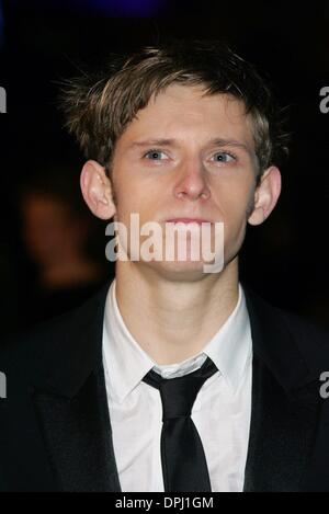 27. Dezember 2005 - Leicester Square, LONDON, ENGLAND - JAMIE BELL. SCHAUSPIELER. KING KONG FILM PREMIER. ODEON LEICESTER SQUARE, LONDON, ENGLAND.09-Dez-05.LAP61504.CREDIT:-K46303 (Kredit-Bild: © Globe Photos/ZUMAPRESS.com) Stockfoto