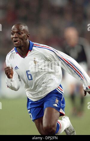 12. Mai 2006 - GELSENKIRCHEN, Deutschland - CLAUDE MAKELELE. FRANKREICH & CHELSEA FC. DEUTSCHLAND V FRANKREICH. GELSENKIRCHEN, GERMANY.15/11/2003.DIE19675. K47872. VORSCHAU WM 2006. (Kredit-Bild: © Globe Photos/ZUMAPRESS.com) Stockfoto