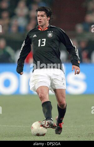 12. Mai 2006 - GELSENKIRCHEN, Deutschland - MICHAEL BALLACK. DEUTSCHLAND & FC BAYERN MÜNCHEN. DEUTSCHLAND V FRANKREICH. GELSENKIRCHEN, GERMANY.15/11/2003.DIE19691. K47872. VORSCHAU WM 2006. (Kredit-Bild: © Globe Photos/ZUMAPRESS.com) Stockfoto