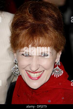 18. Oktober 2006 - Palace Theatre, LONDON, ENGLAND - ANITA DOBSON. ACTRESS.UK-PREMIERE DER NEUEN WEST END SHOW "SPAMALOT". PALACE THEATRE, LONDON, ENGLAND.17 Oktober 2006.DIE19269. Bildnachweis:-K51014 (Kredit-Bild: © Globe Photos/ZUMAPRESS.com) Stockfoto