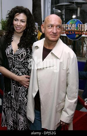 21. Februar 2006 - Universal Citywalk, LOS ANGELES, USA - DANIELA Lavendel & BEN KINGSLEY. AKTEURE. NANNY MCPHEE, PREMIERE. UNIVERSAL Universal CitywalkWALK, LOS ANGELES, USA.01-14-2006.LAP62750.K46899.CREDIT von (Kredit-Bild: © Globe Photos/ZUMAPRESS.com) Stockfoto