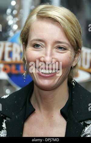 20. Februar 2006 - Universal Citywalk, LOS ANGELES, USA - EMMA THOMPSON. SCHAUSPIELERIN. NANNY MCPHEE, PREMIERE. UNIVERSAL Universal CitywalkWALK, LOS ANGELES, USA.01-14-2006.LAP63509.K46879.CREDIT von (Kredit-Bild: © Globe Photos/ZUMAPRESS.com) Stockfoto