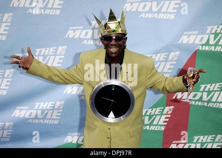 15. September 2006 - Culver City, California, USA - FLAVOR FLAV. SINGER.2006 MTV MOVIE AWARDS. SONY STUDIOS, CULVER Culver City, California, USA.06-03-2006.LAR69861.K49928. (Kredit-Bild: © Globe Photos/ZUMAPRESS.com) Stockfoto