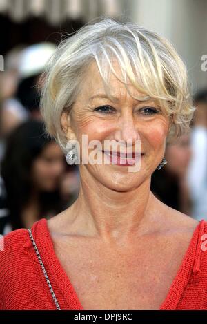 2. November 2006 - Disneyland, LOS ANGELES, USA - HELEN MIRREN. SCHAUSPIELERIN. PIRATES OF THE CARIBBEAN: DEAD MANS BRUST, WELTPREMIERE. DISNEYLAND, LOS ANGELES, USA.24 Juni 2006.LAS74823. K50644. Kredit (Kredit-Bild: © Globe Photos/ZUMAPRESS.com) Stockfoto