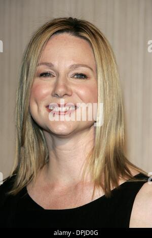 28. Dezember 2006 - Los Angeles, Kalifornien, USA - LAURA LINNEY. SCHAUSPIELERIN. HOLLYWOOD FILMFESTIVAL 10. HOLLYWOOD AWARDS GALA. BEVERLY HILLS, LOS ANGELES, Kalifornien, USA.23 Oktober 2006.LAS75178. K51177. CREDIT: (Kredit-Bild: © Globe Photos/ZUMAPRESS.com) Stockfoto