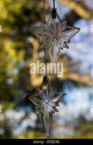 LED Weihnachtsbeleuchtung Schneeflocke hängen Stockfoto