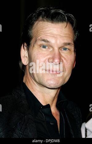 20. Februar 2006 - Hollywood, LOS ANGELES, USA - PATRICK SWAYZE. SCHAUSPIELER. LETZTEN URLAUB, PREMIERE. CINERAMA DOME, HOLLYWOOD, LOS ANGELES, USA.01-12-2006.LAP63449.K46879.CREDIT von (Kredit-Bild: © Globe Photos/ZUMAPRESS.com) Stockfoto