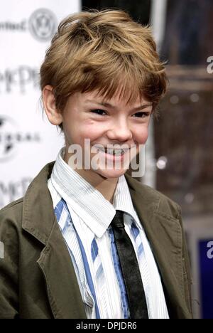 20. Februar 2006 - Universal Citywalk, LOS ANGELES, USA - THOMAS SANGSTER. SCHAUSPIELER. NANNY MCPHEE, PREMIERE. UNIVERSAL Universal CitywalkWALK, LOS ANGELES, USA.01-14-2006.LAP63470.K46879.CREDIT von (Kredit-Bild: © Globe Photos/ZUMAPRESS.com) Stockfoto