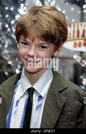 21. Februar 2006 - Universal Citywalk, LOS ANGELES, USA - THOMAS SANGSTER. SCHAUSPIELER. NANNY MCPHEE, PREMIERE. UNIVERSAL Universal CitywalkWALK, LOS ANGELES, USA.01-14-2006.LAP62749.K46899.CREDIT von (Kredit-Bild: © Globe Photos/ZUMAPRESS.com) Stockfoto