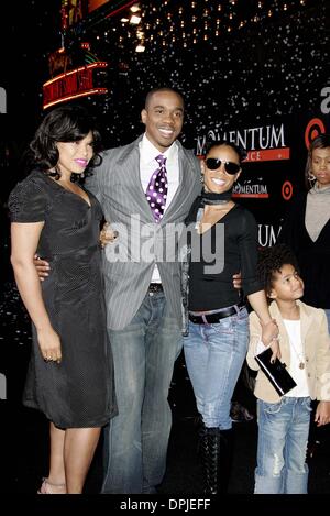 2. Mai 2006 - Hollywood, LOS ANGELES, USA - TISHA CAMPBELL, DUANE MARTIN, JADA PINKETT-SMITH & WILLOW SMITH. AKTEURE. DIE SITZ-FÜLLSTOFF, PREMIERE. HOLLYWOOD, LOS ANGELES, USA.22-Feb-06.LAQ67109.K47699.CREDIT: (Kredit-Bild: © Globe Photos/ZUMAPRESS.com) Stockfoto