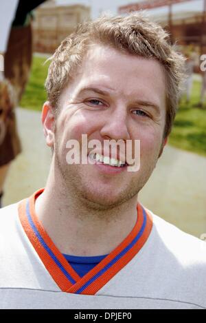 8. August 2006 - Westwood, LOS ANGELES, USA - NICK SWARDSON. SCHAUSPIELER. BANKDRÜCKER, SPIEL. UCLA, WESTWOOD, LOS ANGELES, USA.04-02-2006.LAR69112.K49255. (Kredit-Bild: © Globe Photos/ZUMAPRESS.com) Stockfoto