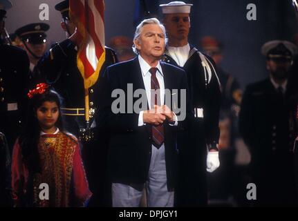 18. April 2006 - ANDY GRIFFITH an '' Gruß an Truppen '' 03.04.1991. # 16210. BBY - JAMES COLBURN (Kredit-Bild: © Globe Photos/ZUMAPRESS.com) Stockfoto