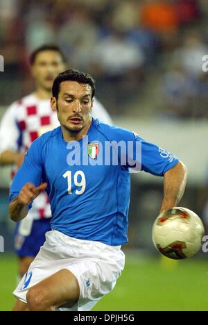 12. Mai 2006 - Italien V Kroatien - GIANLUCA ZAMBROTTA. ITALIEN & JUVENTUS. IBARAKI, IBARAKI, JAPAN. ITALIEN V CROATIA.08/06/2002.DI3455. K47872. VORSCHAU WM 2006. (Kredit-Bild: © Globe Photos/ZUMAPRESS.com) Stockfoto