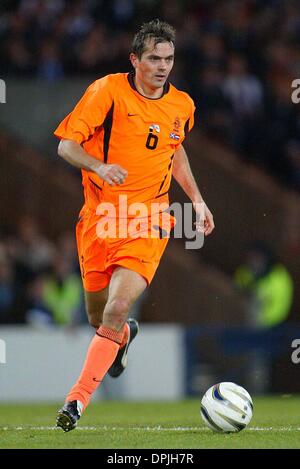 12. Mai 2006 - HAMPDEN PARK, GLASGOW, Schottland - PHILIP COCU. HOLLAND. SCHOTTLAND V HOLLAND. HAMPDEN PARK, GLASGOW, SCOTLAND.15/11/2003.DIE19318. K47872. VORSCHAU WM 2006. (Kredit-Bild: © Globe Photos/ZUMAPRESS.com) Stockfoto