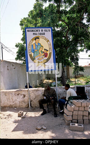 1. Juni 2006 - Gaalkacyo, Somalia - wachen auf dem Gelände der MSF-Krankenhaus in Gaalkacyo Somalia. (Bild Kredit: Theodore Liasi/zumapress.com ©) Stockfoto