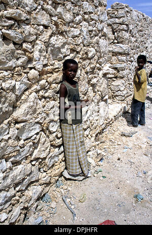 1. Juni 2006 - Gaalkacyo, Somalia - Kinder in den Straßen von Gaalkacyo, Somalia. (Bild Kredit: Theodore Liasi/zumapress.com ©) Stockfoto