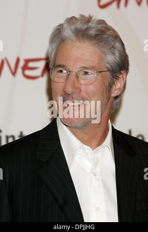 28. Oktober 2006 - Rom, Italien - RICHARD GERE. ACTOR.1ST FILMFESTIVAL IN ROM, DER SCHERZ. Rom, ITALY.15-Oct-06.DIE19163.CREDIT:-K51014 (Kredit-Bild: © Globe Photos/ZUMAPRESS.com) Stockfoto