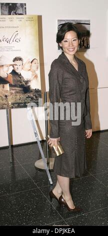 20. März 2006 - New York, NY, USA - Lucy Liu besucht Premiere von (3 Nadeln) Film im Museum of Modern Art.  Der Film wurde von Wolfe Releasing präsentiert... ANTHONY G MOORE / 2006. K47264AGM (Kredit-Bild: © Globe Photos/ZUMAPRESS.com) Stockfoto