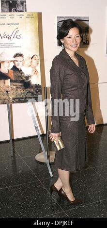 20. März 2006 - New York, NY, USA - Lucy Liu besucht Premiere von (3 Nadeln) Film im Museum of Modern Art.  Der Film wurde von Wolfe Releasing präsentiert... ANTHONY G MOORE / 2006. K47264AGM (Kredit-Bild: © Globe Photos/ZUMAPRESS.com) Stockfoto