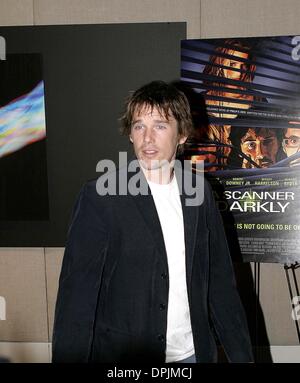 7. Juli 2006 - besucht New York, NY, USA - K48557AGM.05 Juli 2006 - New York, NY - Ethan Hawke special Screening von A SCANNER DARKLY Film von der Film Society of Lincoln Center am Walter Reade Theater präsentiert.  . Bildnachweis: Anthony G. Moore / Fotos (Kredit-Bild: © Globe Photos/ZUMAPRESS.com) Stockfoto