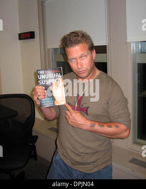 19. September 2006 - K49900MK. GÄSTE IN DER JOEY REYNOLDS SHOW NEW YORK 18.09.2006. MARK KASNER-STEPHEN BALDWIN(Credit Image: © Globe Photos/ZUMAPRESS.com) Stockfoto