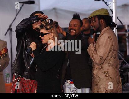 15. September 2006 - wurde von NBC heute TOYOTA Sommer-Konzertreihe in den NBC STUDIOS im ROCKEFELLER CENTER in NEW YORK CITY.09-15-2006 abgehalten. ANDREA RENAULT-2006.BLACK EYED PEAS. FERGIE. K49865AR (Kredit-Bild: © Globe Photos/ZUMAPRESS.com) Stockfoto