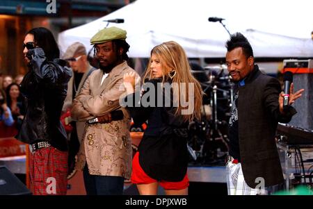 15. September 2006 - wurde von NBC heute TOYOTA Sommer-Konzertreihe in den NBC STUDIOS im ROCKEFELLER CENTER in NEW YORK CITY.09-15-2006 abgehalten. ANDREA RENAULT-2006.BLACK EYED PEAS. FERGIE. K49865AR (Kredit-Bild: © Globe Photos/ZUMAPRESS.com) Stockfoto