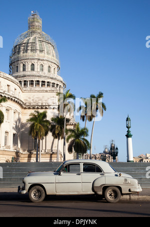 El Capitolio oder National Capitol Building in der Restaurierung in Havanna, Kuba Stockfoto