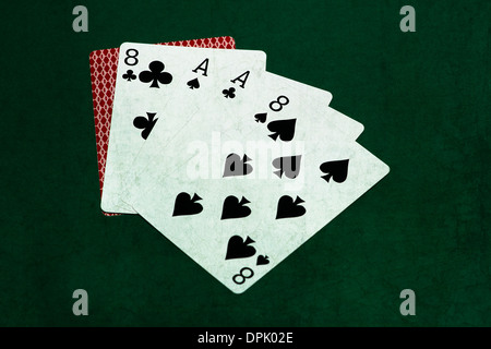 Poker-Hände - Dead Man es Hand 2. Detailansicht von fünf Spielkarten bilden der berühmten Poker Tote Hand. Stockfoto