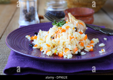 Pilaw mit Gemüse und Berberitze, Essen Nahaufnahme Stockfoto