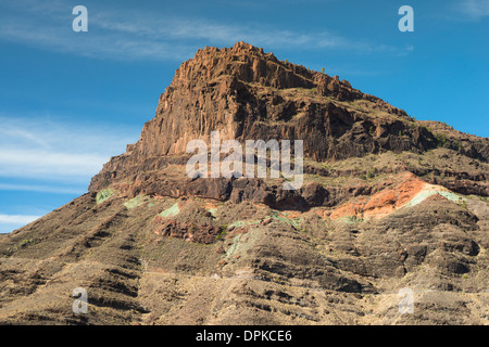 Farbe-gebändert, hydrothermally veränderte vulkanischen Felsen am Los Azulejos, Mogan, Gran Canaria, Kanarische Inseln Stockfoto