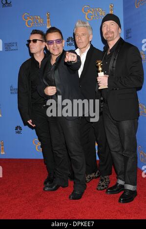 Hollywood, CA, USA. 12. Januar 2014. 12. Januar 2014 statt - Hollywood, CA, USA - Band U2 im Jahr 2014 Golden Globe - Presseraum Beverly Hilton Hotel in Los Angeles. © Paul Fenton/ZUMAPRESS.com/Alamy Live-Nachrichten Stockfoto