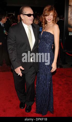 27. September 2006 Premieren - New York, New York, USA - THE DEPARTED im Ziegfeld Theatre in Manhattan am 26. September 2006... Andrea Renault K49997AR. JACK NICHOLSON PAZ DE LA HUERTA(Credit Image: © Globe Photos/ZUMAPRESS.com) Stockfoto