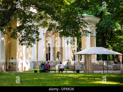 Rossis Pavillon im Garten Mikhailovsky (Mikhailovsky traurig), Sankt Petersburg, Russland Stockfoto