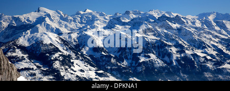 Schweizer Alpen vom Gipfel des Mount Pilatus Kulm Bergkette, Kanton Luzern, Schweiz, Europa Stockfoto