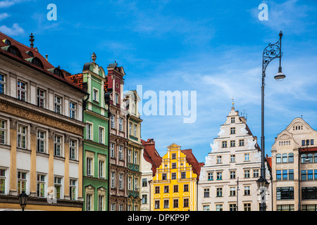 Bunte mittelalterliche Häuser in der Breslauer Altstadt Marktplatz oder Rynek. Stockfoto