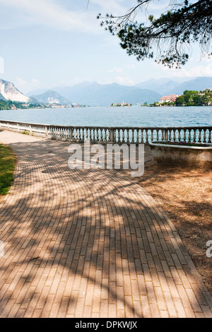 Promenade von Stresa am Lago Maggiore Stockfoto