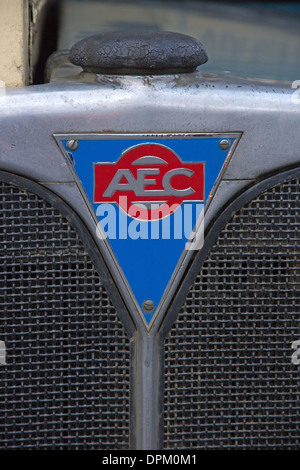 Heizkörper-Logo on1947 AEC Regent III-Bus betrieben von Bradford Corporation Stockfoto