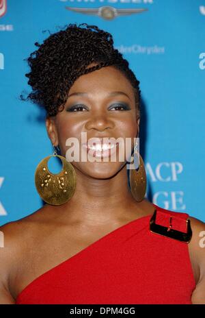 26. Februar 2006 - Los Angeles, Kalifornien, USA - K46531FB.37TH NAACP IMAGE AWARDS, Ankünfte am die. SHRINE AUDITORIUM LOS ANGELES, CA.2/25/2006. FITZROY BARRETT / 2006.INDIA. ARIE (Kredit-Bild: © Globe Photos/ZUMAPRESS.com) Stockfoto