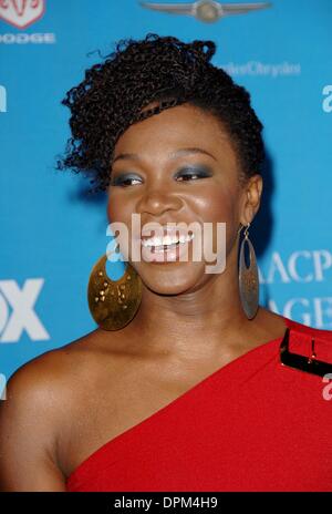 26. Februar 2006 - Los Angeles, Kalifornien, USA - K46531FB.37TH NAACP IMAGE AWARDS, Ankünfte am die. SHRINE AUDITORIUM LOS ANGELES, CA.2/25/2006. FITZROY BARRETT / 2006.INDIA. ARIE (Kredit-Bild: © Globe Photos/ZUMAPRESS.com) Stockfoto