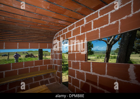 "Caravan", ein Jean-François Karst Land Kunstwerk von dem französischen bildenden Künstler. "Caravane', Landart Installation. Stockfoto