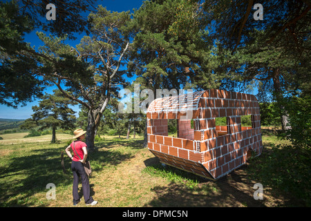 "Caravan", ein Jean-François Karst Land Kunstwerk von dem französischen bildenden Künstler. "Caravane', Landart Installation. Stockfoto